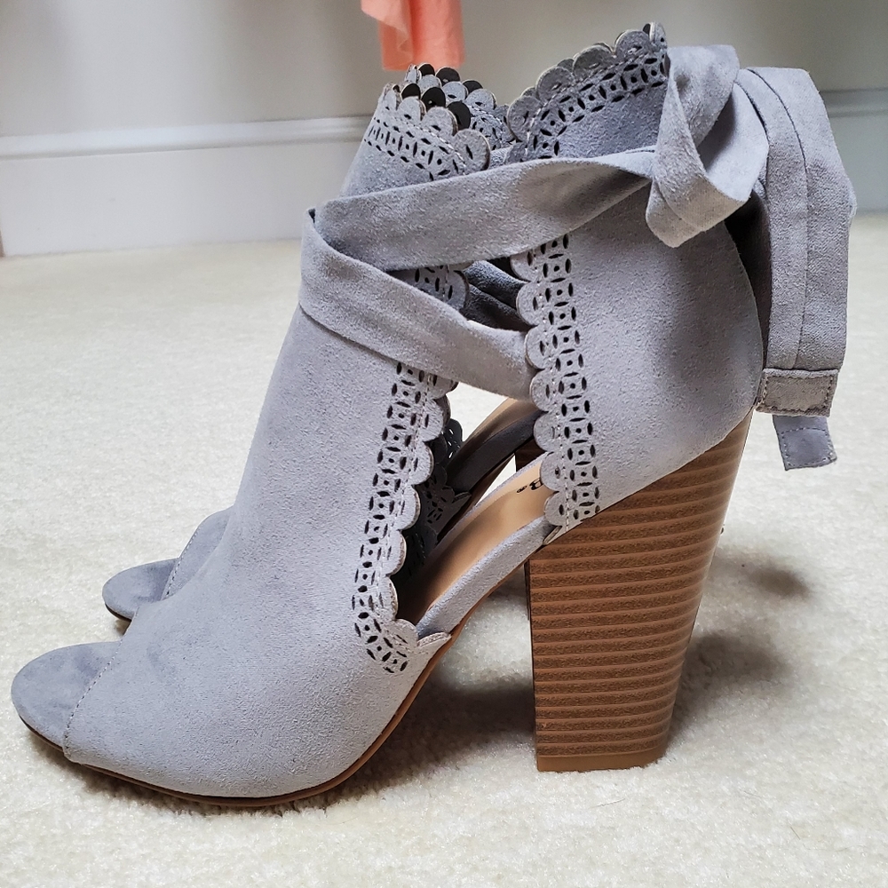 JustFab Gray Sandals